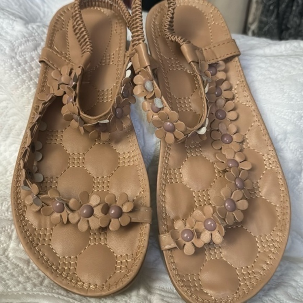 Sandals size 39 tan
